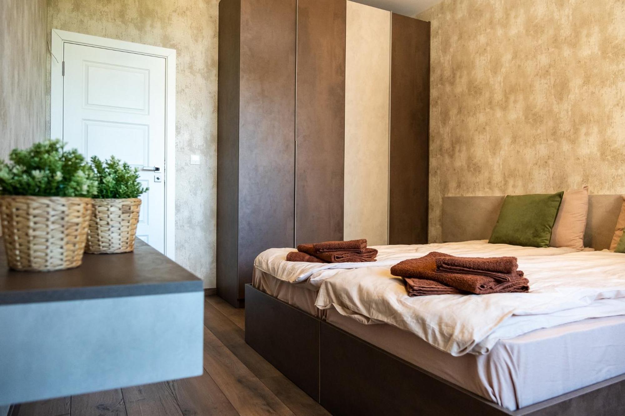 Metalex Garden 2bdrm Luxury Apartment